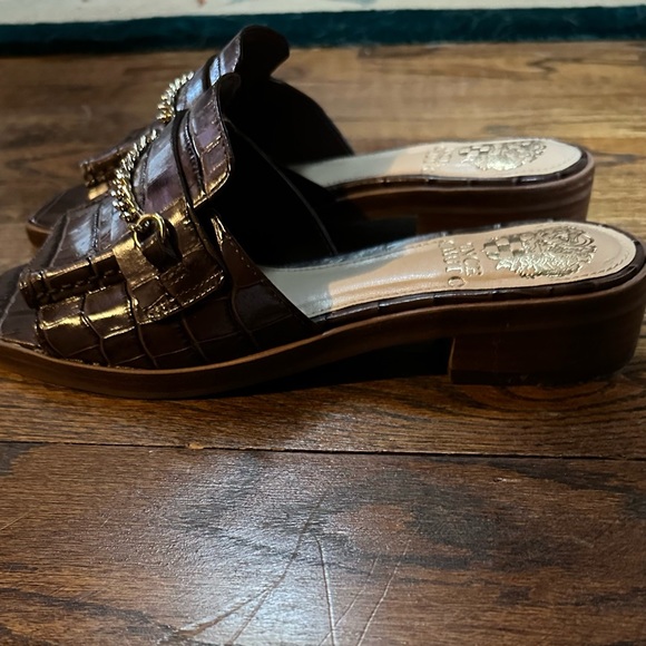 Vince Camuto Mules - size 6 brown never been worn. - Picture 3 of 5